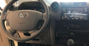 Land Cruiser 70 Dashboard (1)