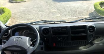 Toyota Dyna Dashboard and gear